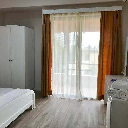 ホテル Joy Sarandë